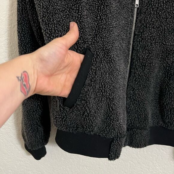 Brandy Melville Fuzzy Teddy Sherpa Bomber Jacket Gray Black Zip Up Coat Size S - Picture 7 of 11